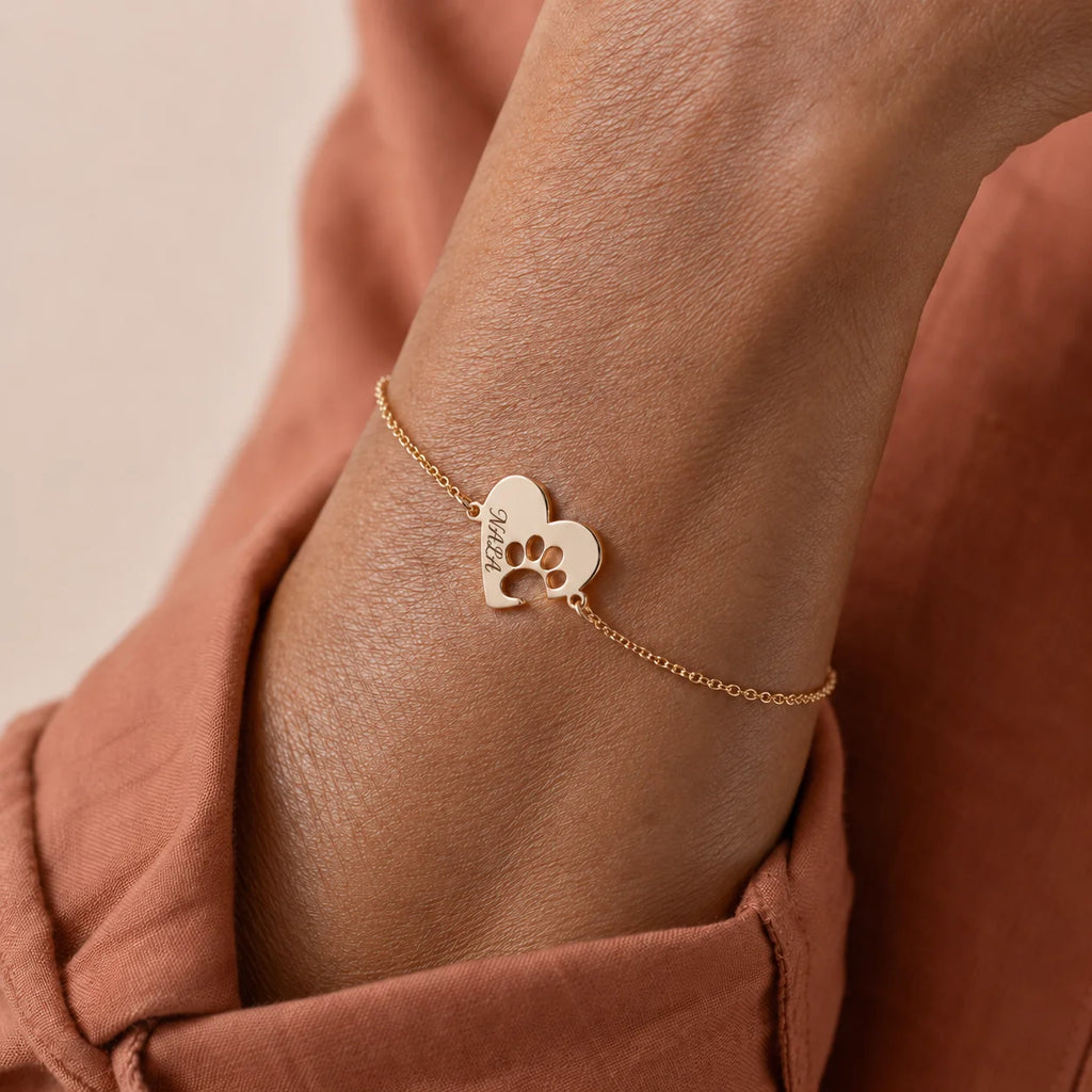 Personalized two-heart bracelet with pet name and paw motif – product detail 2 – Treuespur