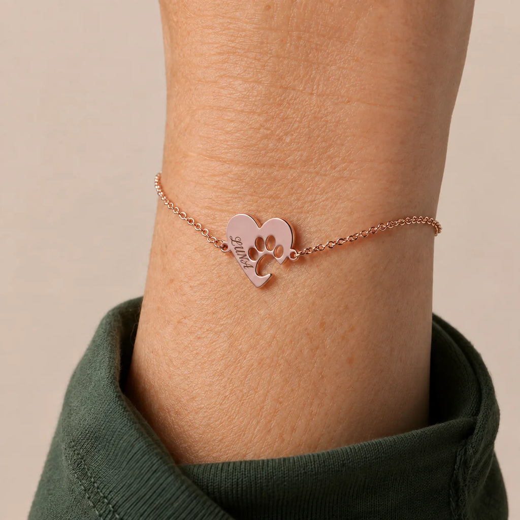 Personalized two-heart bracelet with pet name and paw motif – product detail 3 – Treuespur